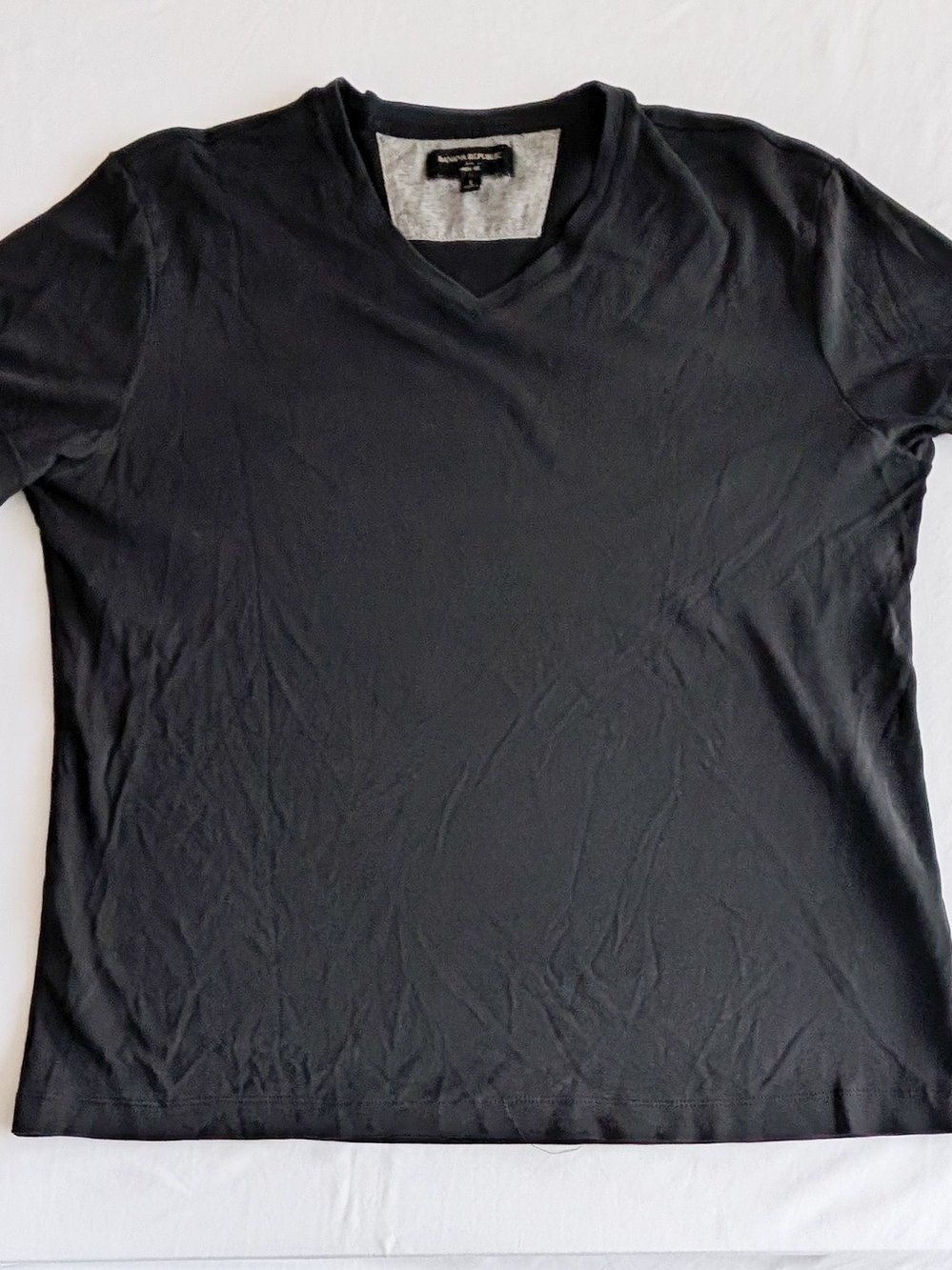 Banana Republic Men’s Black V-Neck Short Sleeve Tee Size L